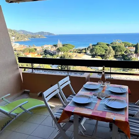 T2 In Saint-clair - Exceptional View! Rated 3 Apartment Le Lavandou